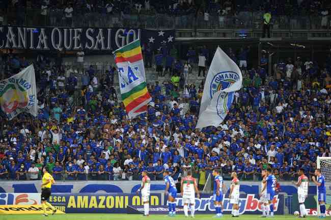 9º Cruzeiro 1 x 0 Brusque - 19,115 fans, at Mineirão, for the 2nd round of Serie B;  income of BRL 542,074.50