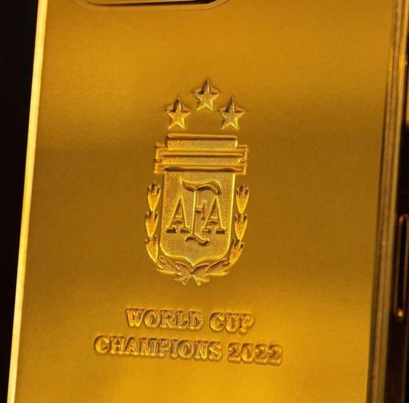 Iphones foram banhados a ouro pela Idesign Gold, a pedido de Lionel Messi