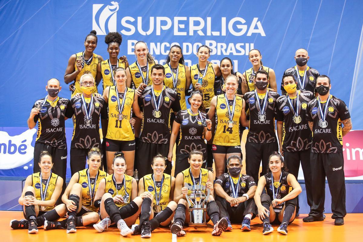 Festa do Minas com a conquista do tetra da Superliga Feminina e premiação dos melhores do torneio edição 2020/2021