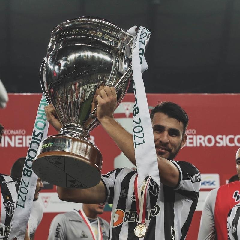 Bi-campeo - Em 2021, Junior Alonso ajudou o Atltico na conquista do bicampeonato mineiro. A defesa do Galo se destacou na campanha no torneio.