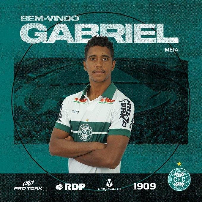 O Coritiba anunciou a contratao do meia-atacante Gabriel, que estava no Kashiwa Reysol, do Japo