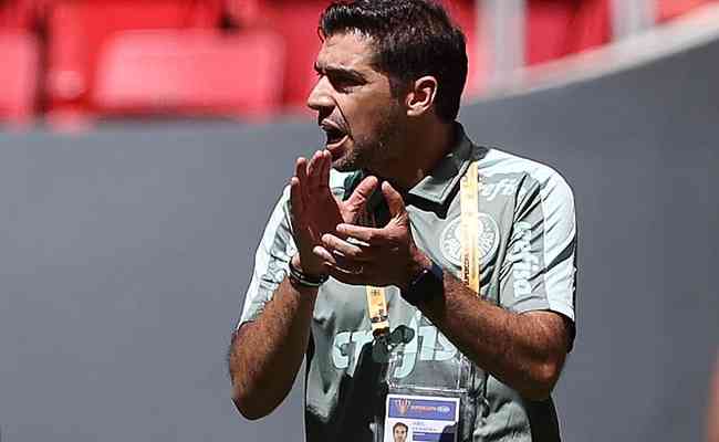 Abel Ferreira reclamou muito e foi expulso pelo rbitro Leandro Vuaden na deciso da Supercopa