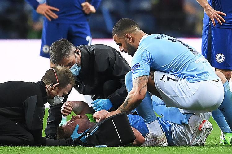 Imagens da grande decisão entre Manchester City e Chelsea no Estádio do Dragão