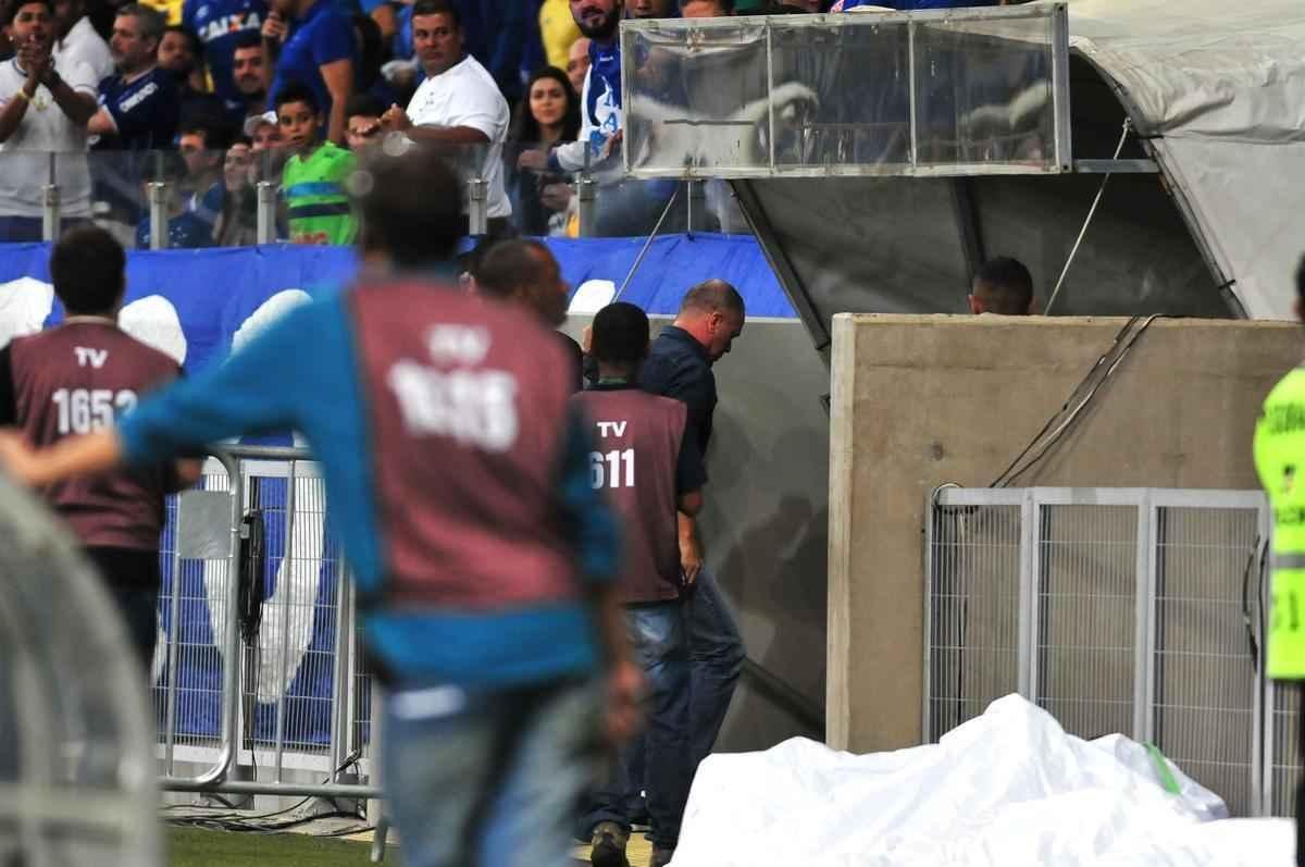 Imagens do jogo entre Cruzeiro e Grmio, pela 8 rodada do Campeonato Brasileiro, no Mineiro