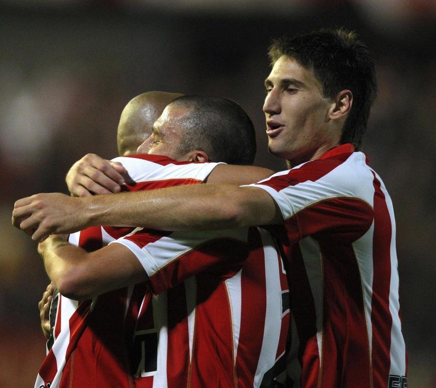 Oitavas de final de 2010 - Estudiantes, da Argentina, venceu o San Lus, do Mxico, por 1 a 0 fora de casa no primeiro jogo. Na segunda partida, venceu em casa por 3 a 1 e se classificou.