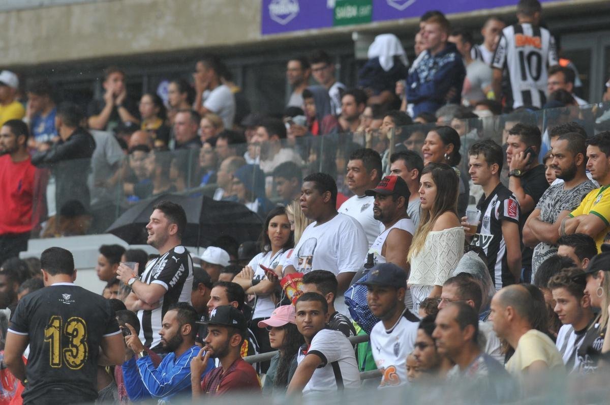 Fotos do 'Game of Dreams', jogo festivo dos Amigos do Ronaldinho contra os Amigos do Penta