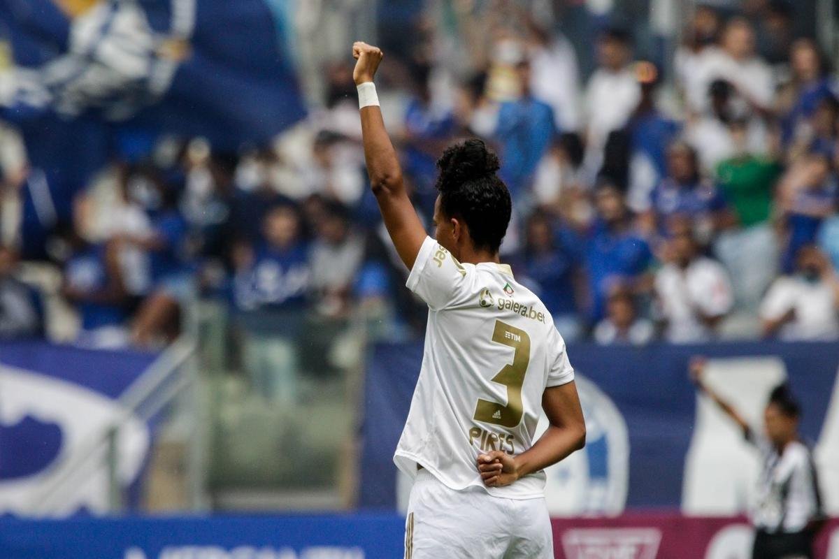 Cruzeiro e Atltico disputaram o ttulo na manh deste domingo no Mineiro 