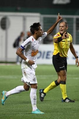 Santos, do craque Neymar, dominou a partida no Independncia e venceu com justia