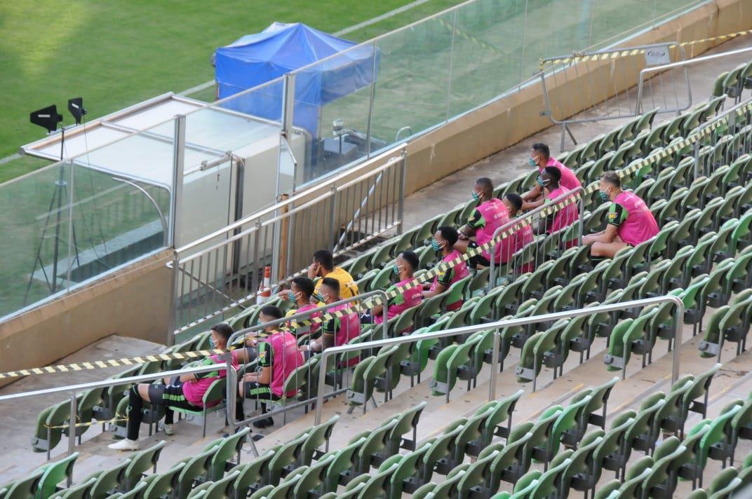 Fotos do clssico entre Amrica e Atltico, no Independncia, em Belo Horizonte, pela 10 rodada do Campeonato Mineiro. Jogo marcou o retorno dos dois rivais ao futebol em plena pandemia do novo coronavrus (Juarez Rodrigues/EM/DAPress)