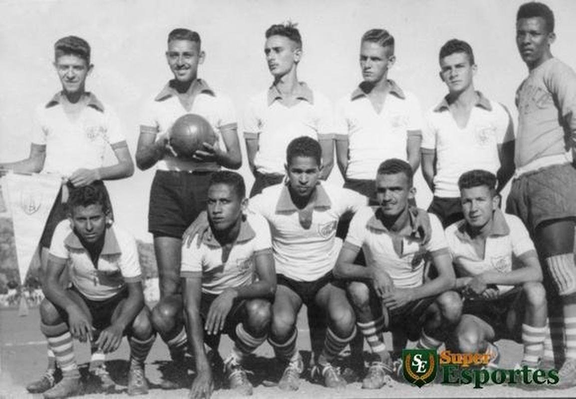 Uniforme de 1952 com o escrete alviverde