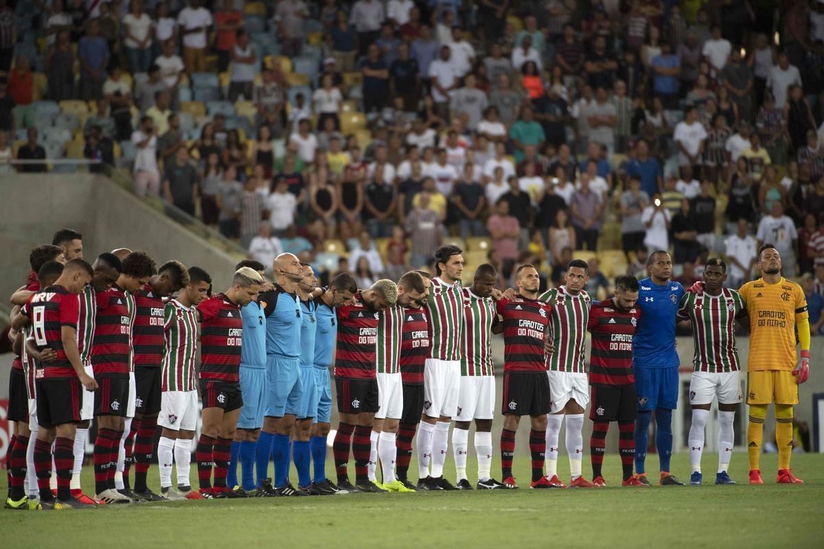 Vtimas do incndio no Ninho do Urubu foram homenageadas antes de Flamengo x Fluminense