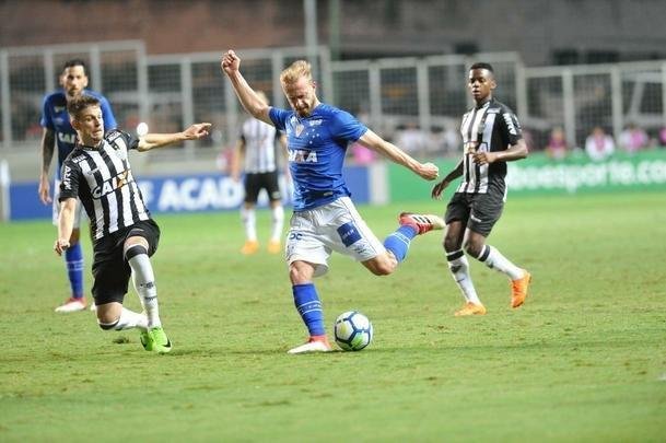 Marcelo Hermes: lateral-esquerdo, de 23 anos, fez 15 jogos na temporada, todos como titular. O jogador não foi bem no ano e é o reserva de Egídio. Na temporada, marcou um gol e recebeu quatro cartões amarelos.