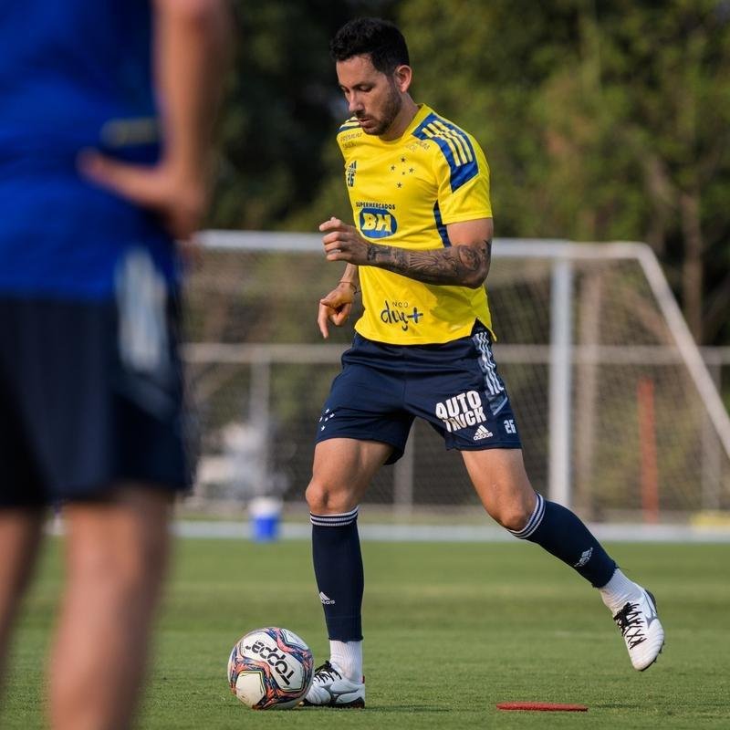 Fotos do treino do Cruzeiro na Toca da Raposa II nesta segunda-feira