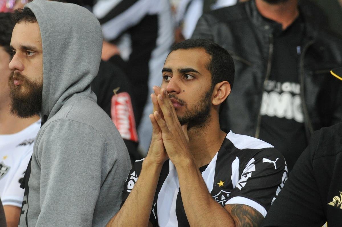 Torcedores do Atltico lotam as arquibancadas do Mineiro para acompanhar a partida vlida pelas quartas de final da Copa do Brasil