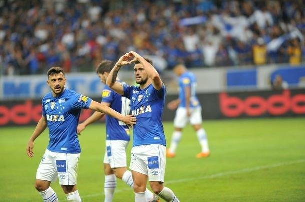 Cruzeiro conseguiu marcar no segundo tempo, com Arrascaeta, mas sofreu empate no fim com Bergson