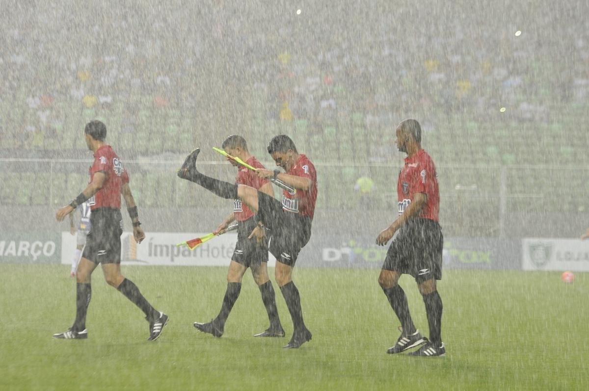 Fotos da partida entre Amrica e Cruzeiro, no Independncia, pelo Campeonato Mineiro