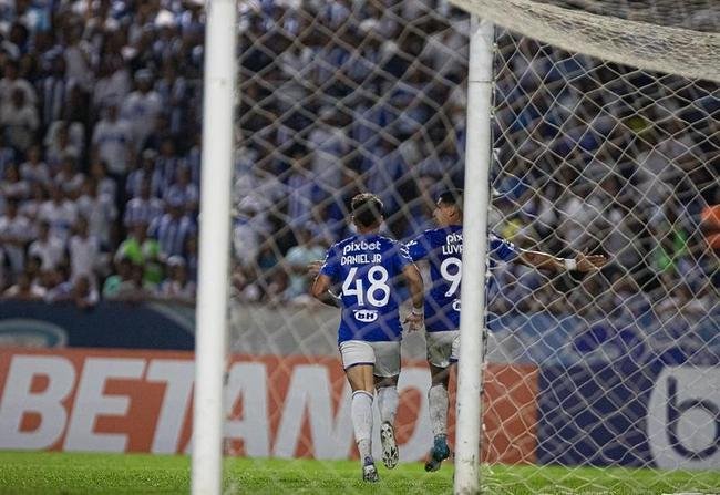 Fotos da partida entre CSA e Cruzeiro, nesta quarta-feira (20), no Rei Pel, em Macei. Jogo  vlido pela 19 rodada da Srie B do Campeonato Brasileiro.
