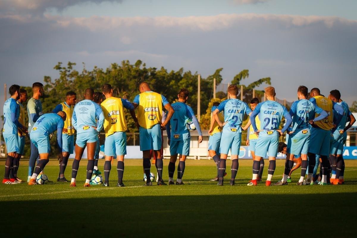 Imagens do treinamento do Cruzeiro s vsperas de duelo contra o Cear, pelo Brasileiro