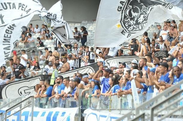 Fotos da torcida do Atltico na primeira final do Mineiro, contra o Cruzeiro, no Mineiro