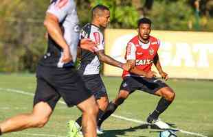 Galo afia pontaria em treino para melhorar nmeros no Brasileiro