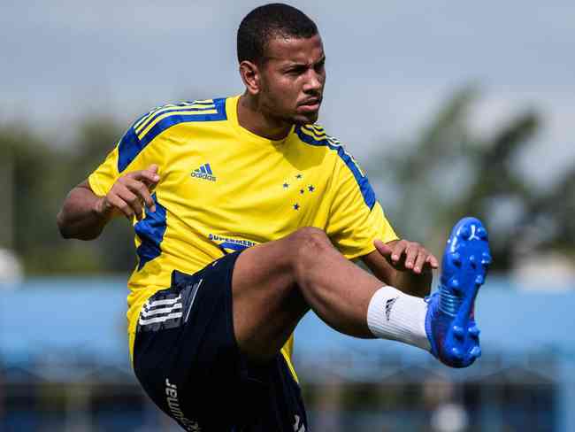 Cruzeiro avança nas negociações com Wesley Gasolina e mira atacante ex  Flamengo – Zeiro
