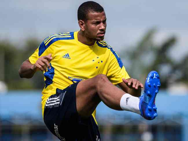 Cruzeiro: conheça Wesley Gasolina, lateral-direito que negocia com o clube  - Superesportes