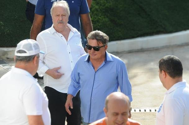 Novo gestor de futebol do Cruzeiro, Zez Perrella deu entrevista nesta sexta-feira, na Toca da Raposa II