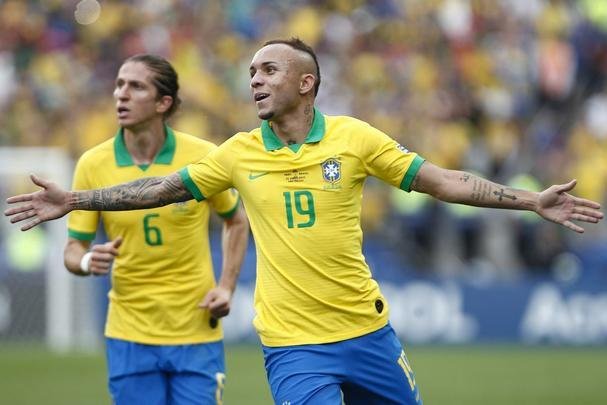 Imagens da vitória do Brasil sobre o Peru, na Arena Corinthians