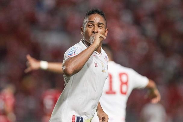 Luanderson abriu o placar pala o Náutico ainda no primeiro tempo do jogo, no Rei Pelé. O CRB virou, fez 2 a 1, mas o Náutico buscou o resultado com gols de Jorge Henrique e Jean Carlos, que marcou o terceiro de falta já nos acréscimos.