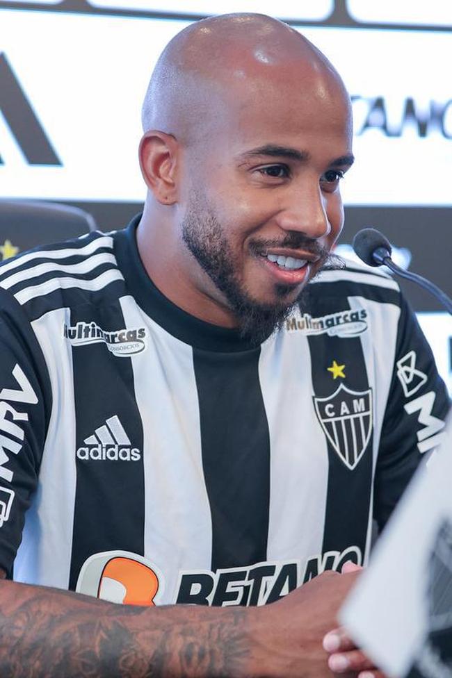 Veja fotos da apresentação de Patrick no Atlético