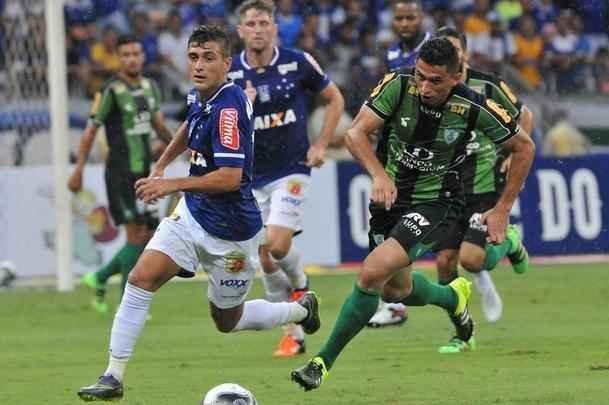 Cruzeiro e Amrica ficaram no empate, e permitiriam a chegada do Uberlndia  liderana