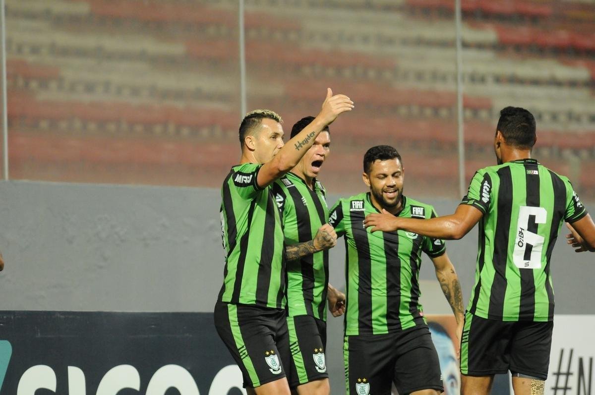 Fotos de Amrica x Tupynambs, no Independncia, pela nona rodada do Campeonato Mineiro