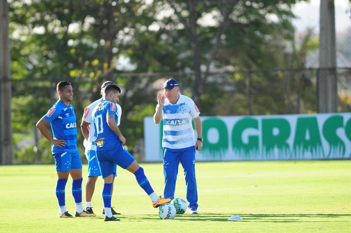 Fotos do ltimo treino do Cruzeiro antes do jogo contra o Grmio pela Primeira Liga (Gladyston Rodrigues/EM D.A Press)