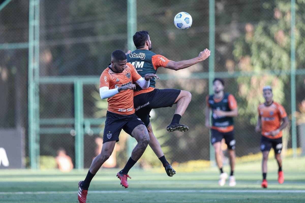 Fotos do primeiro treino de Diego Costa pelo Atltico