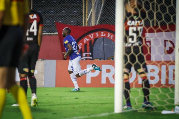 Cruzeiro empatou com Vitória no Barradão, em Salvador, por 1 a 1, pela 17ª rodada do Brasileiro