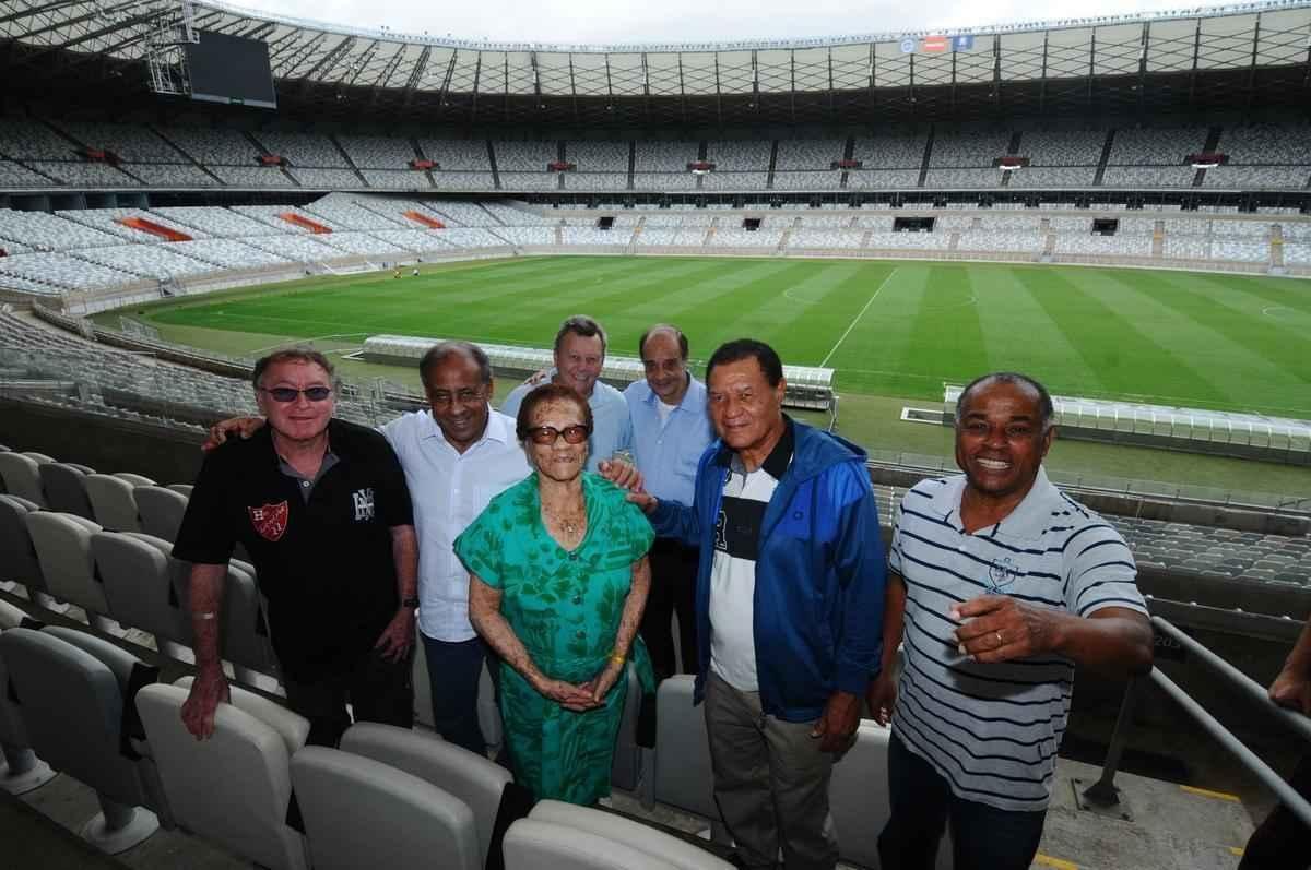 Superesportes reuniu a torcedora cruzeirense Delila de Almeida Patrocnio, de 103 anos, com os heris do ttulo de 1966 Neco, Evaldo, Dirceu Lopes, Natal, Raul Plassmann e Procpio