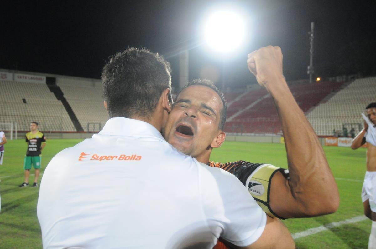 Coimbra venceu o Uberlndia por 1 a 0 e conquistou o trofu do Mdulo II do Campeonato Mineiro