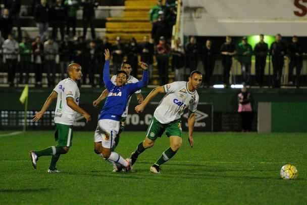 Fotos de Chapecoense 3x2 Cruzeiro, na Arena Cond, em Chapec, pela 12 rodada do Brasileiro (Sirli Freitas / Especial /Diario Catarinense)