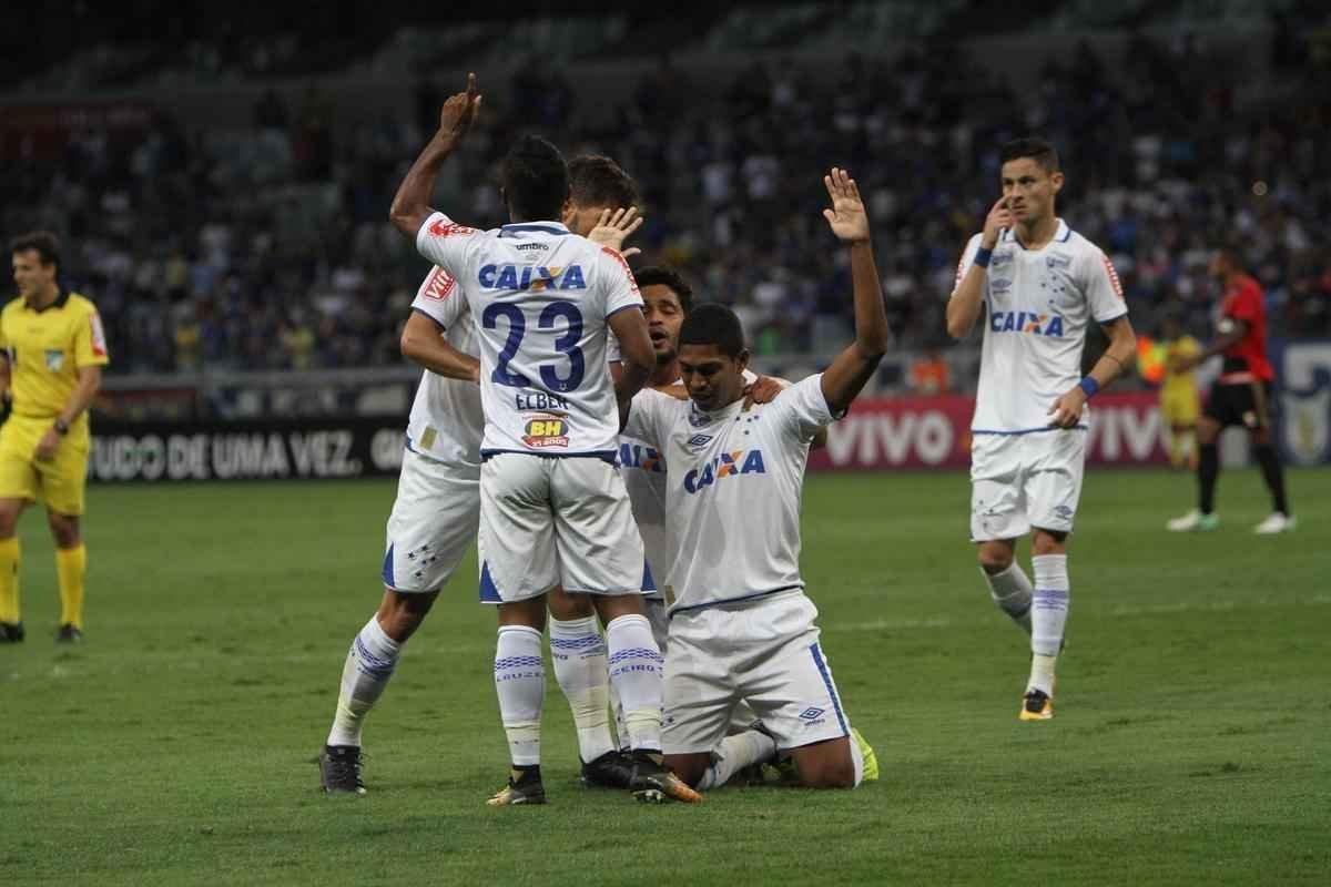 Imagens da partida entre Cruzeiro e Sport, duelo vlido pela 21 rodada da Srie A do Campeonato Brasileiro