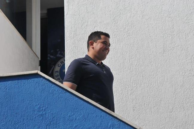 Dia movimentado na Toca: coletiva de Pezzolano, retorno da imprensa ao CT e treino em campo