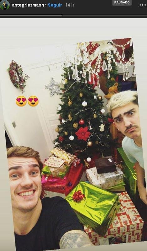 Griezmann e os presentes de Natal em famlia