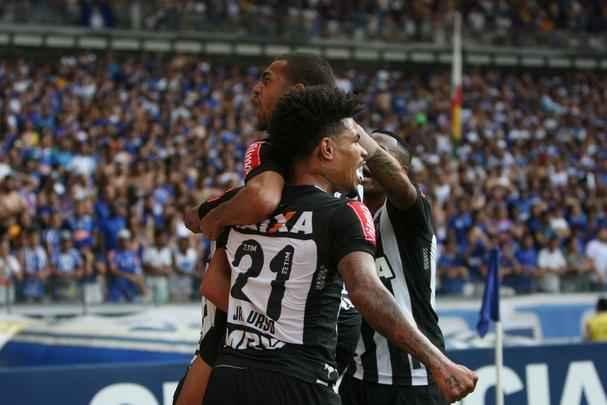 Imagens do segundo tempo do clssico entre Cruzeiro e Atltico, no Mineiro