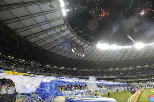 Imagens de Cruzeiro x Grmio, no Mineiro, pelas semifinais da Copa do Brasil