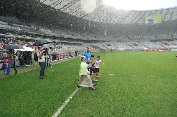 Fotos do 'Game of Dreams', jogo festivo dos Amigos do Ronaldinho contra os Amigos do Penta