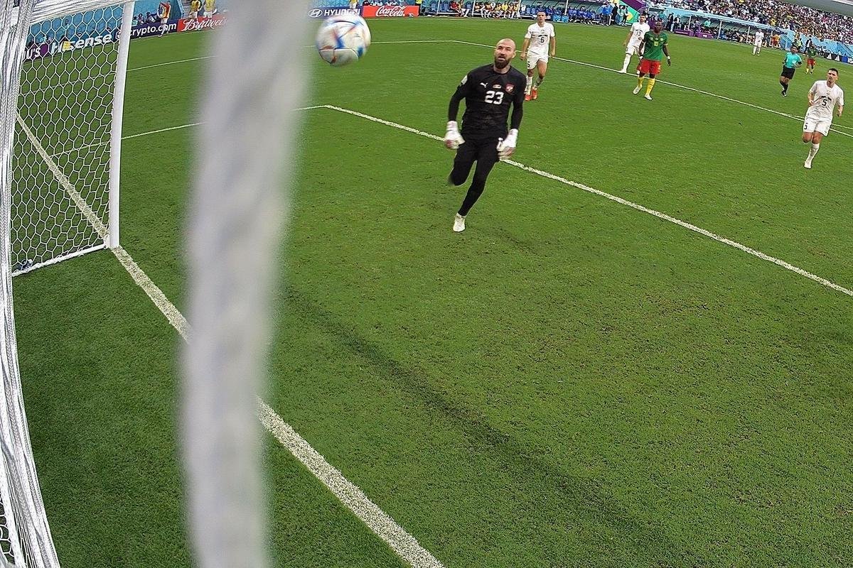 Camares e Srvia empatam por 3 a 3 em grande jogo pelo Grupo G da Copa do Mundo