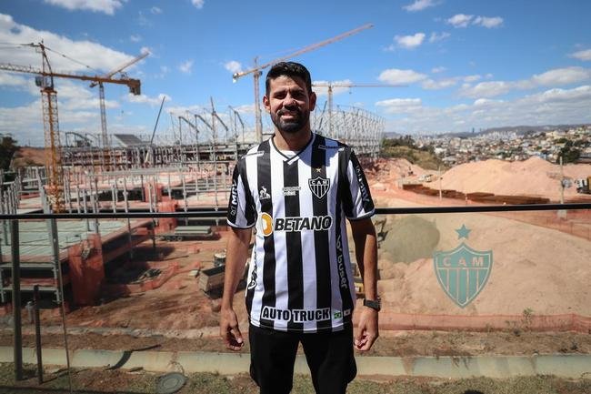 Na Arena MRV, Diego Costa  apresentado como novo reforo do Atltico