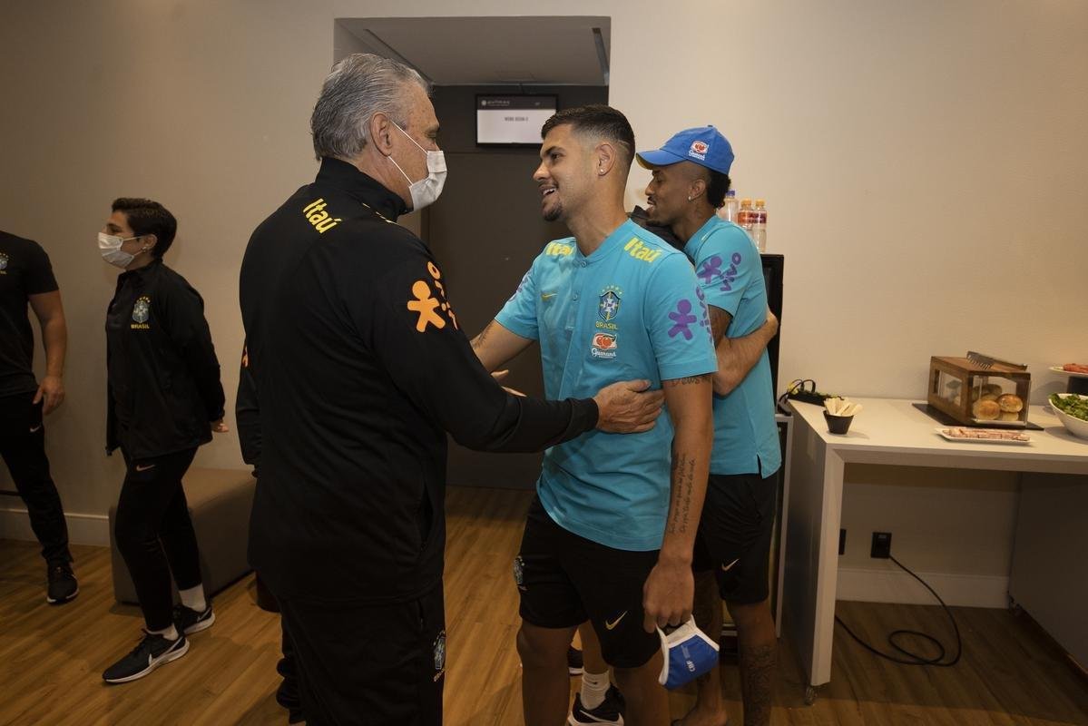 Jogadores se apresentam  Seleo Brasileira