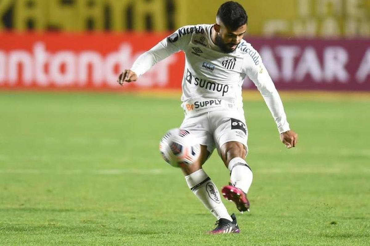 Felipe Jonathan - lateral-esquerdo