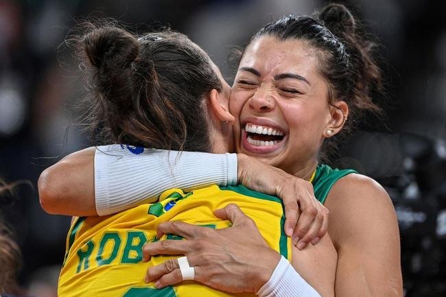Fotos da vit�ria brasileira sobre a Coreia do Sul pela semifinal do v�lei feminino em T�quio