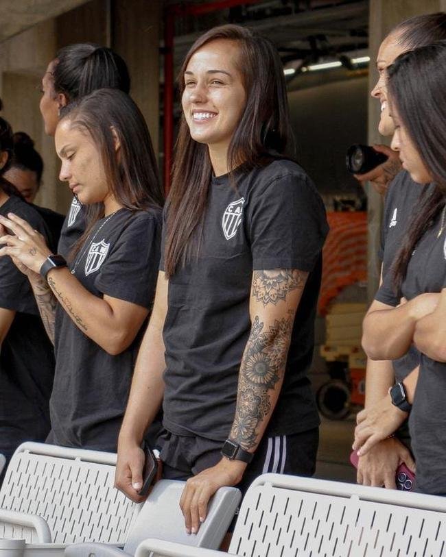 Jogadoras do Atltico visitam Arena MRV, que tem 92% das obras concludas 